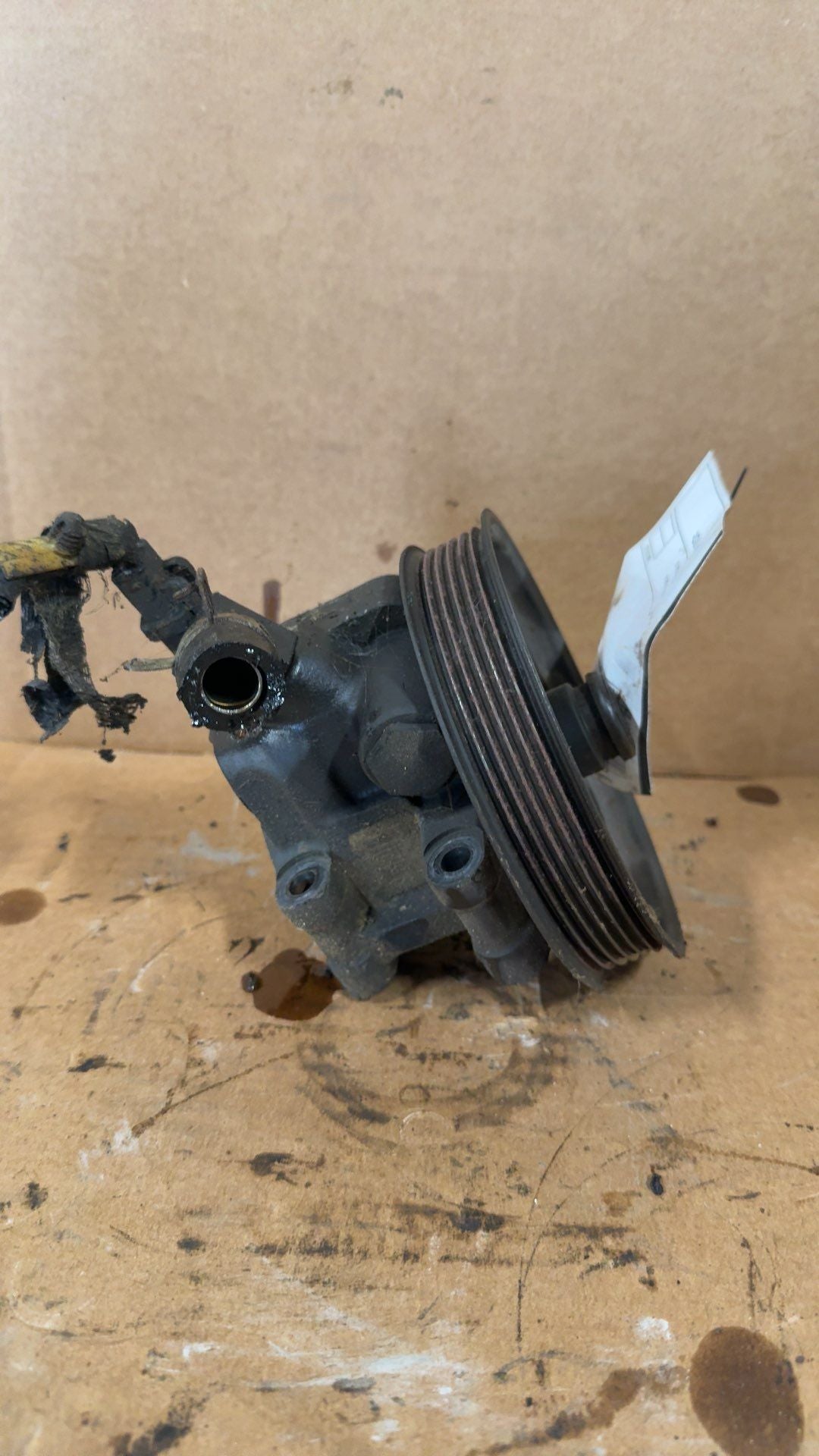Power Steering Pump from a 2002 Mercury Grand Marquis, photo 2