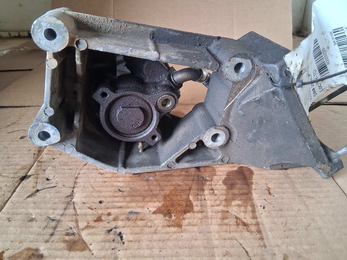 Power Steering Pump from a 2010 Ford Mustang, photo 2