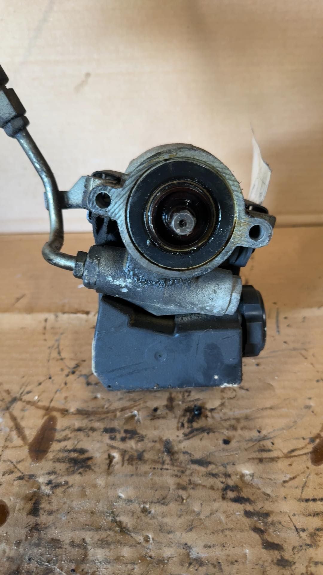 Power Steering Pump from a 2005 Pontiac Grand Am, photo 2
