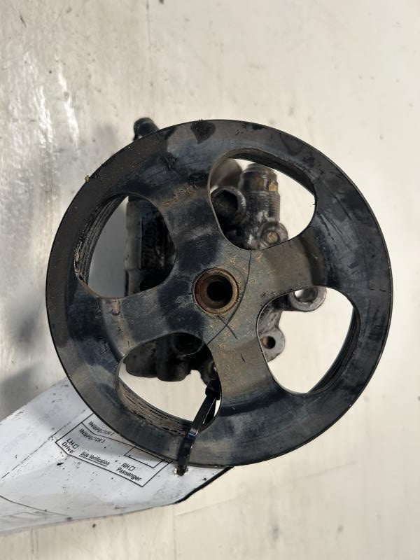 Power Steering Pump from a 2004 Pontiac Vibe, photo 1