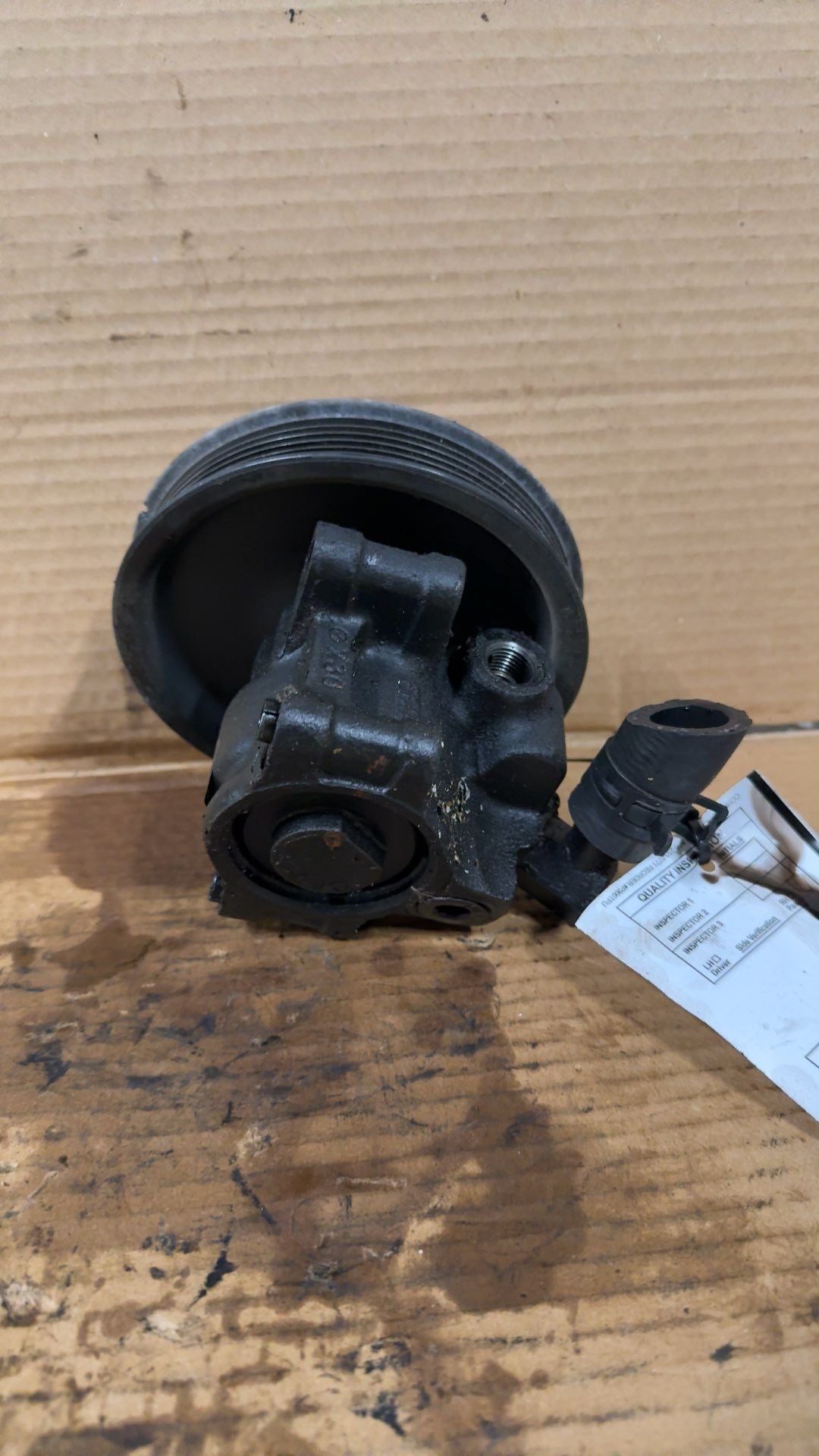 Power Steering Pump from a 2004 Mercury Monterey, photo 2