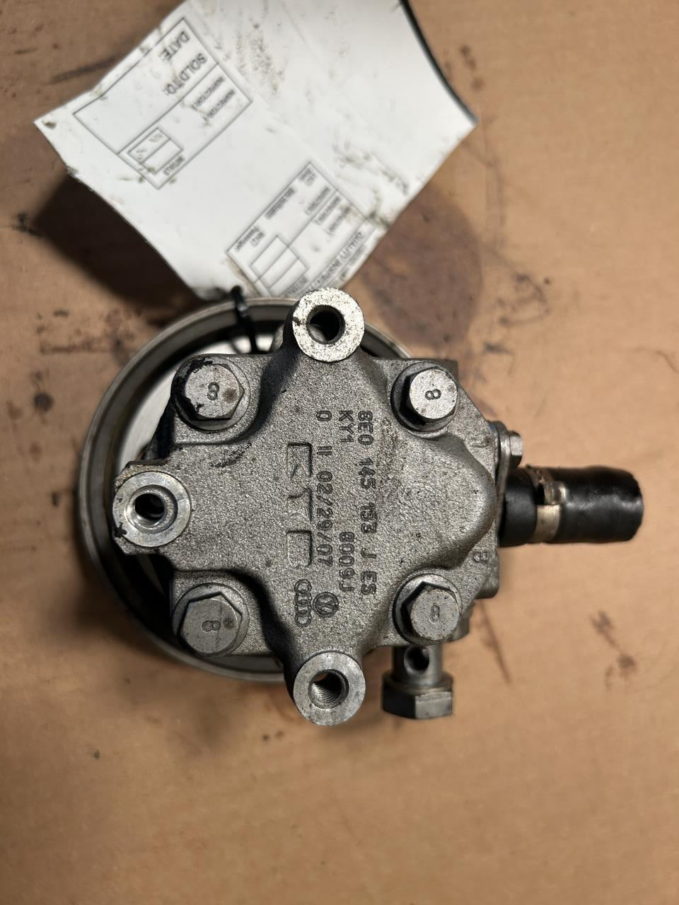 Power Steering Pump from a 2008 Audi A4, photo 2