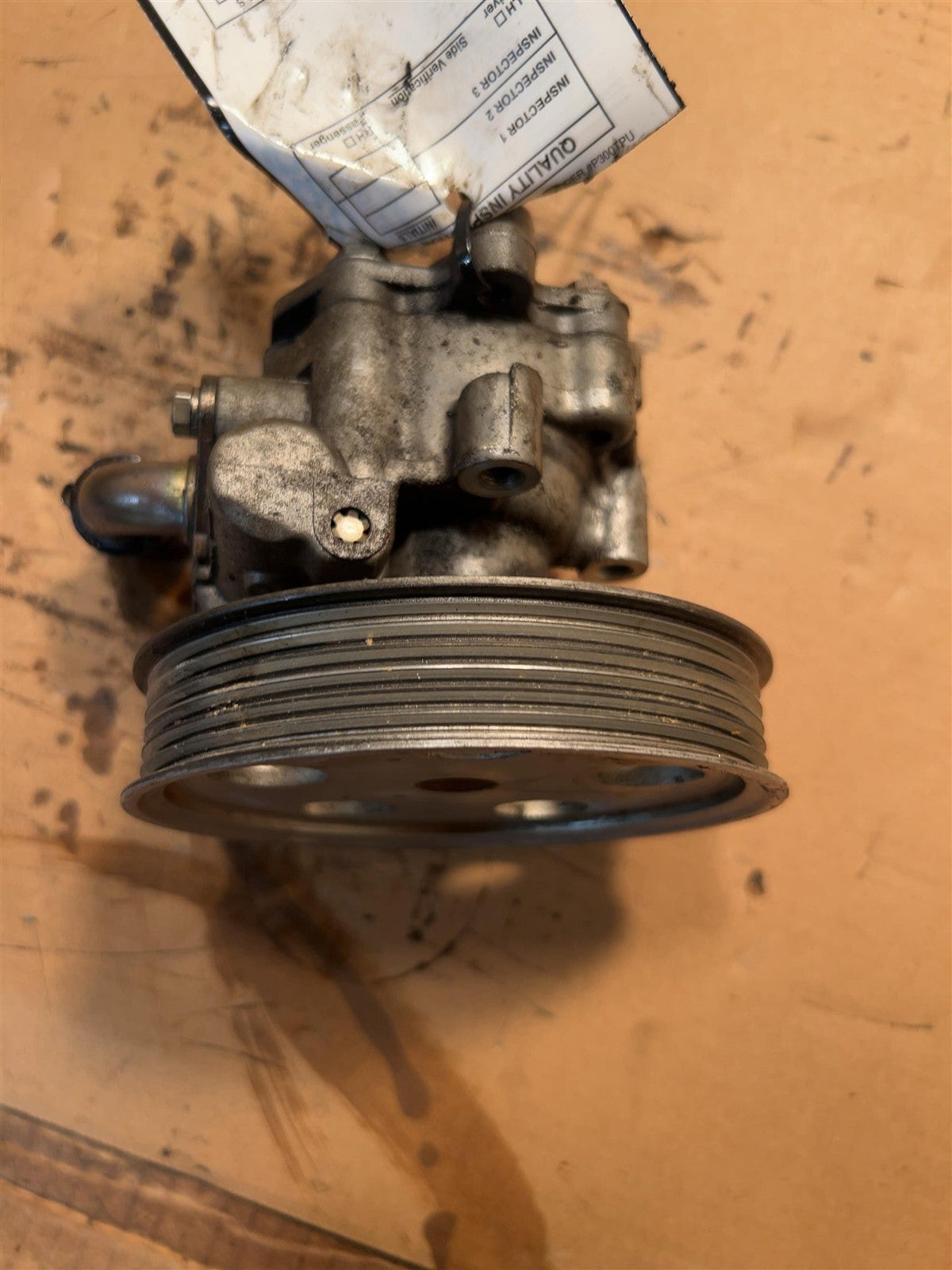 Power Steering Pump from a 2002 Audi A4, photo 1