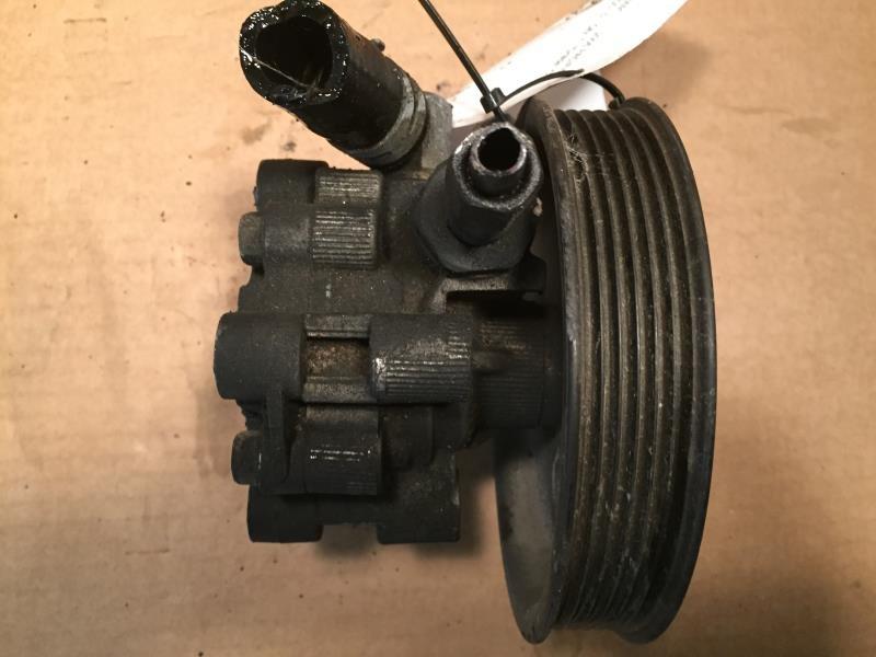 Power Steering Pump from a 2006 Chrysler, photo 2