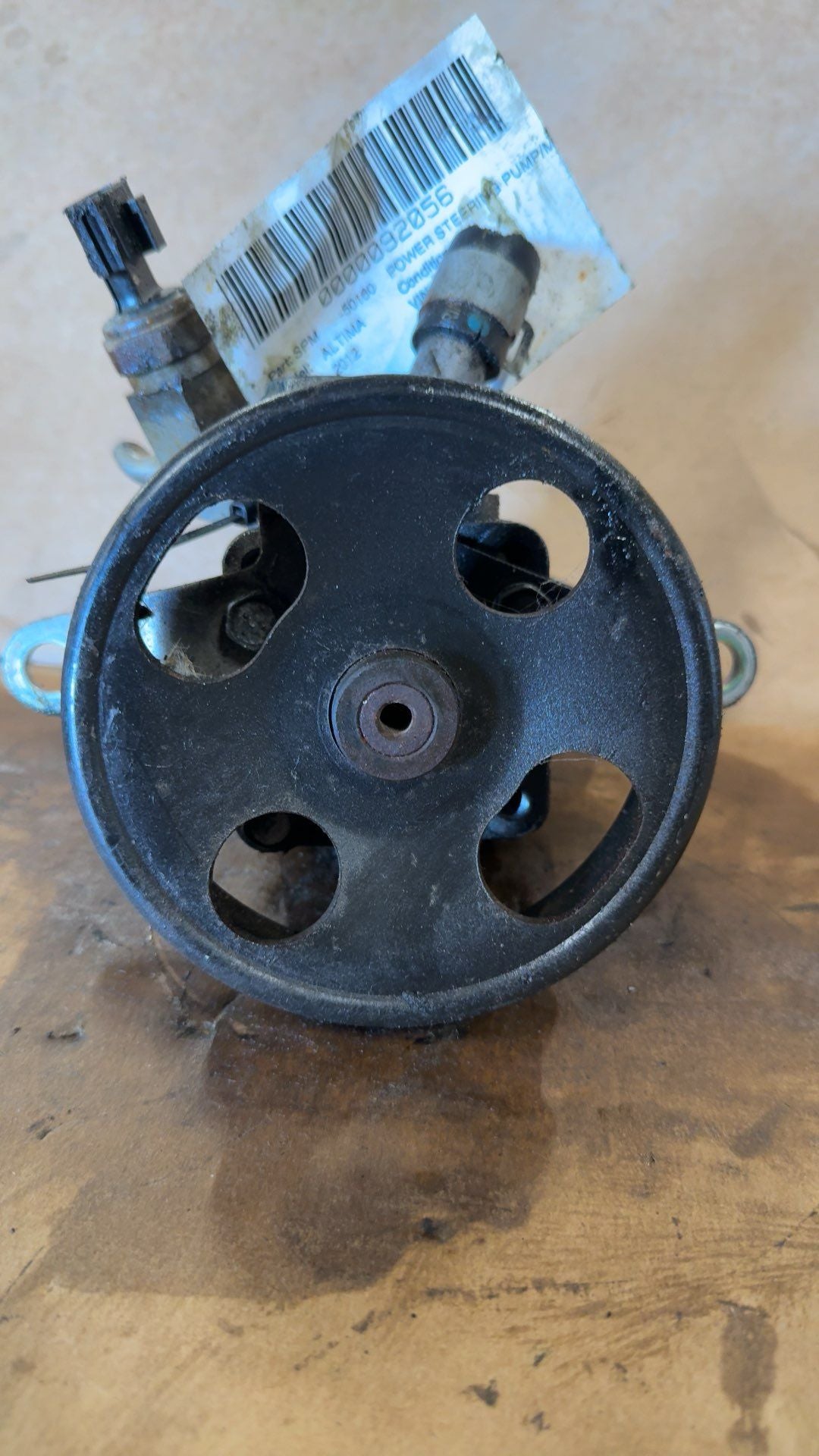 Power Steering Pump from a 2012 Nissan Altima, photo 1