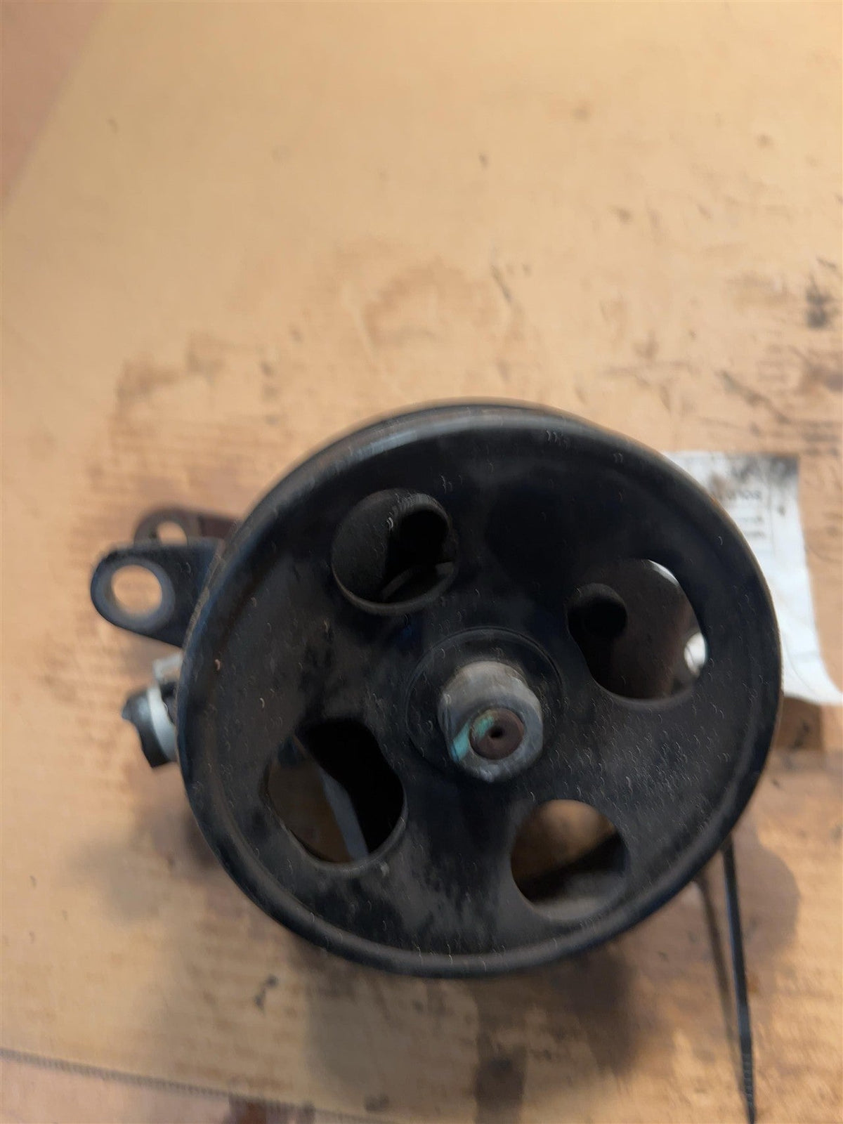Power Steering Pump from a 2006 Nissan Altima, photo 1