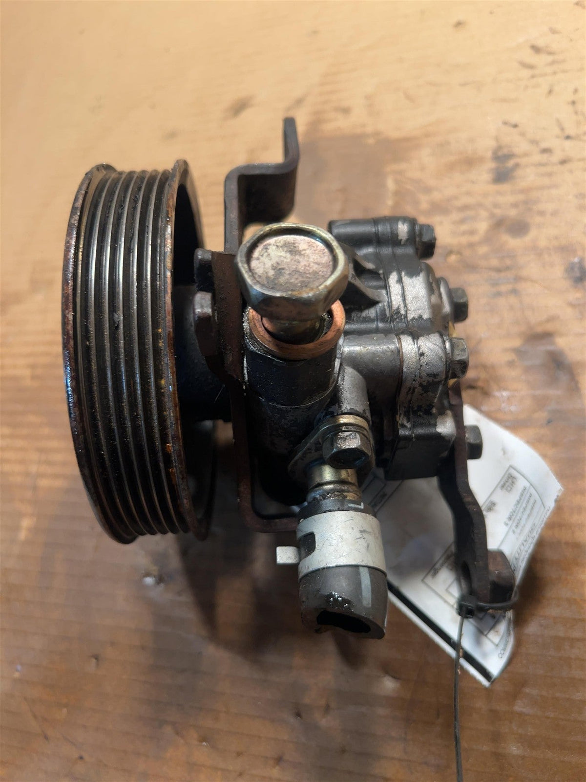 Power Steering Pump from a 2006 Nissan Altima, photo 2