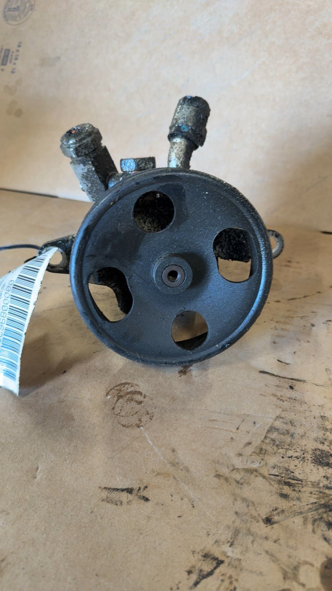 Power Steering Pump from a 2010 Nissan Altima, photo 1