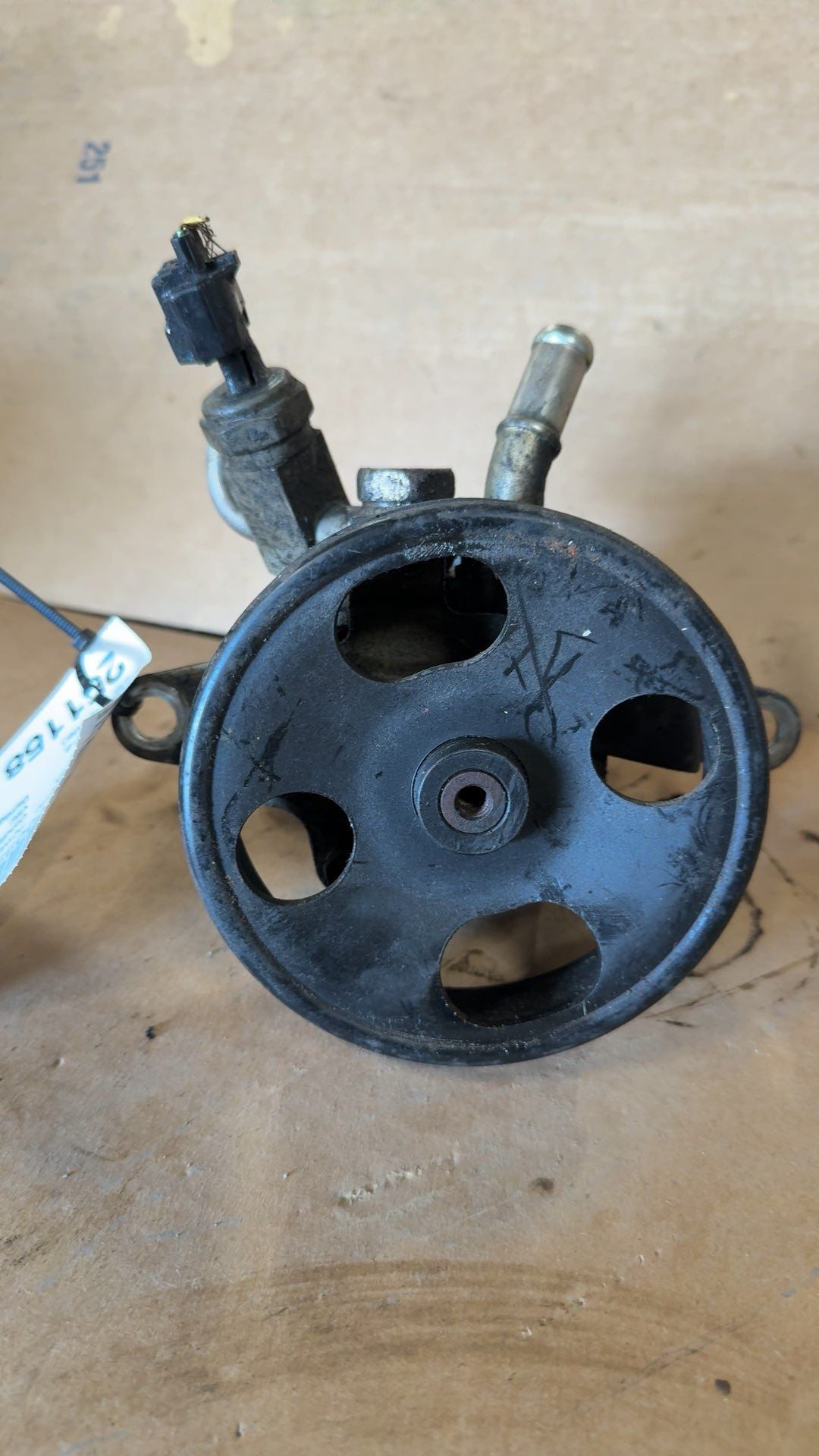 Power Steering Pump from a 2010 Nissan Altima, photo 1