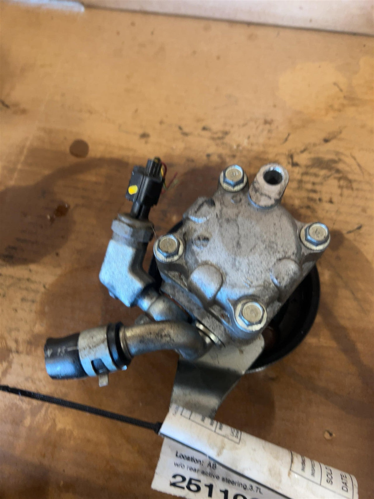 Power Steering Pump from a 2009 Infiniti G37, photo 1