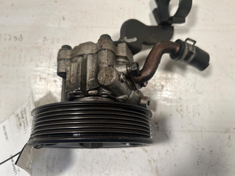Power Steering Pump from a 2007 Nissan, photo 2
