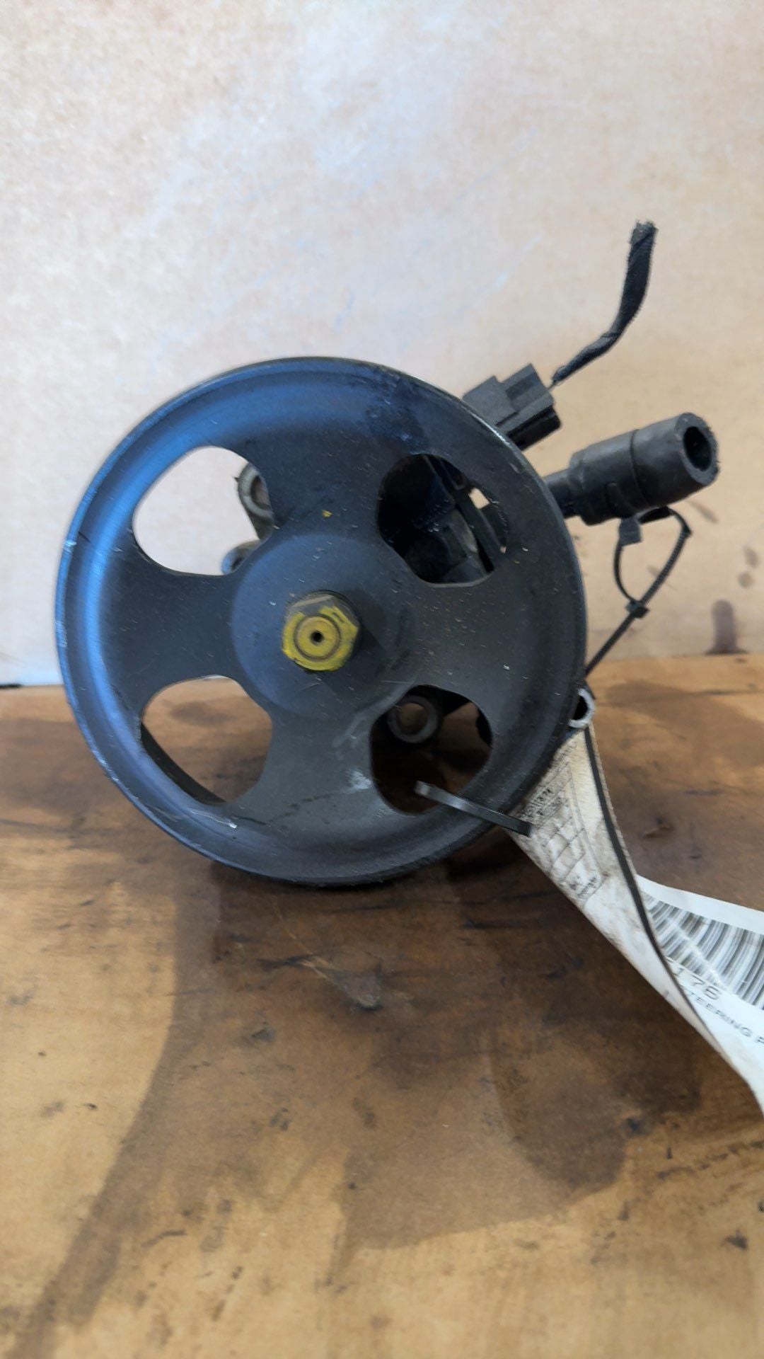 Power Steering Pump from a 2008 Hyundai Santa Fe, photo 1