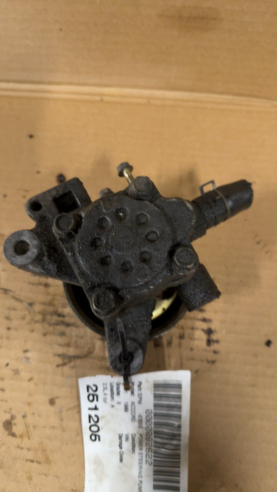 Power Steering Pump from a 1999 Honda Accord, photo 1
