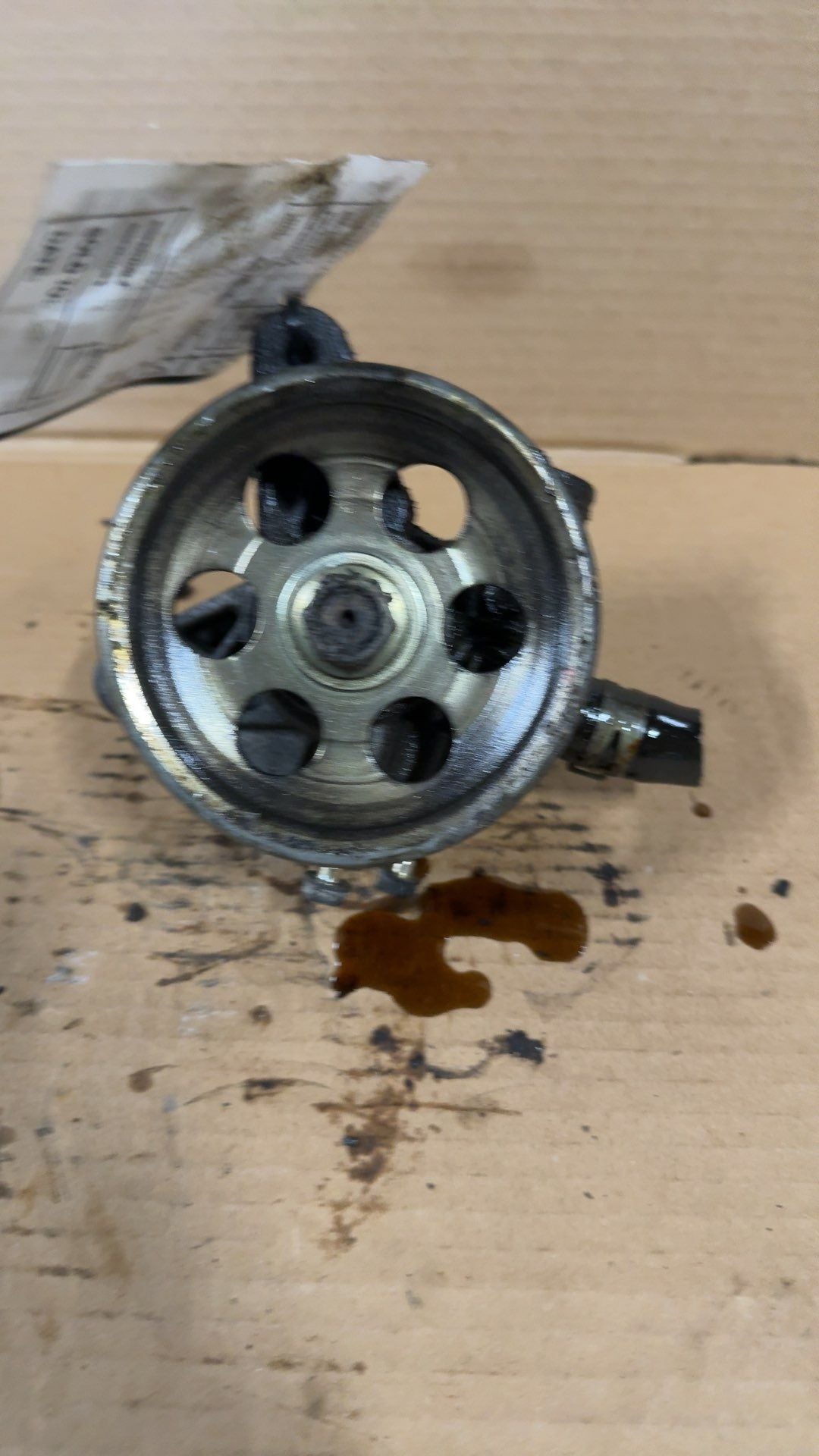Power Steering Pump from a 1999 Honda Accord, photo 2