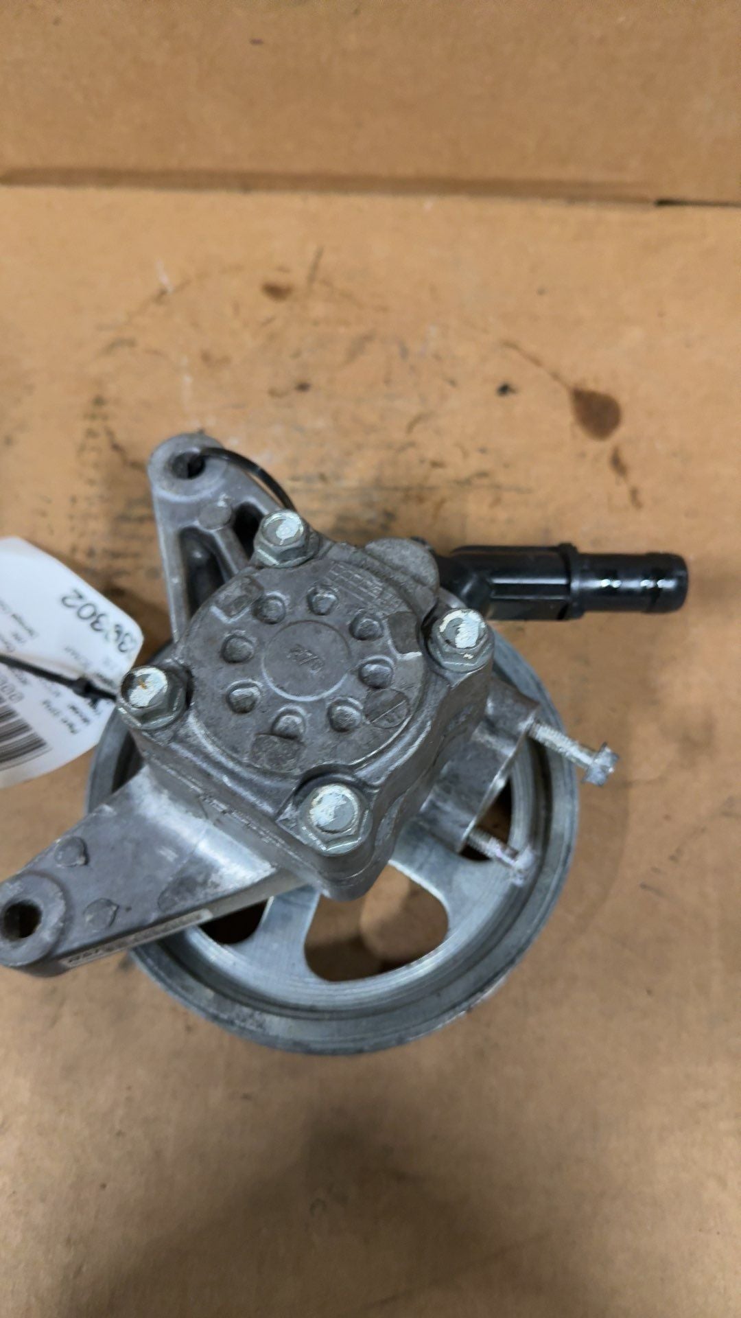 Power Steering Pump from a 2010 Honda Accord, photo 2