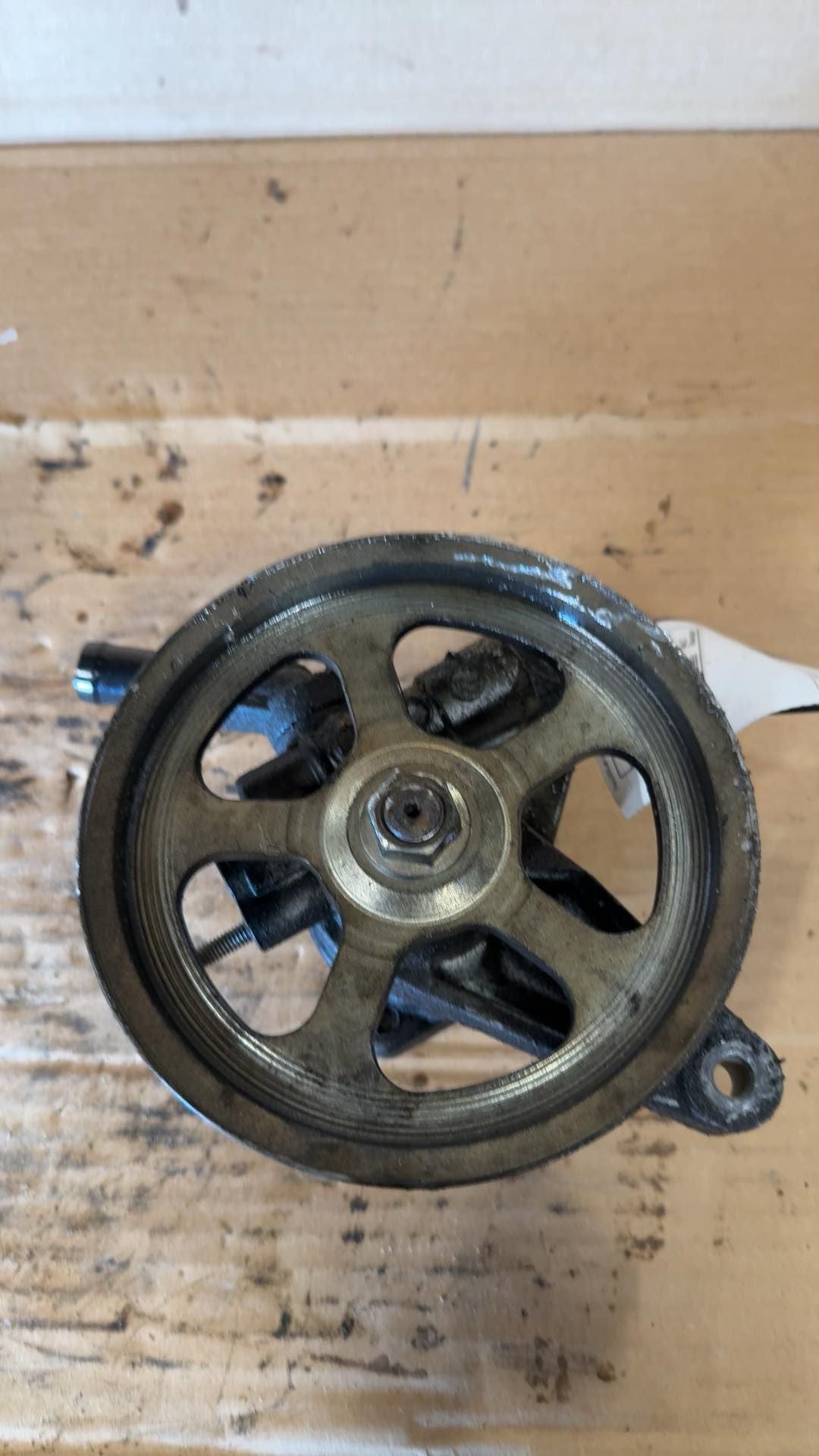 Power Steering Pump from a 2003 Honda Accord, photo 1