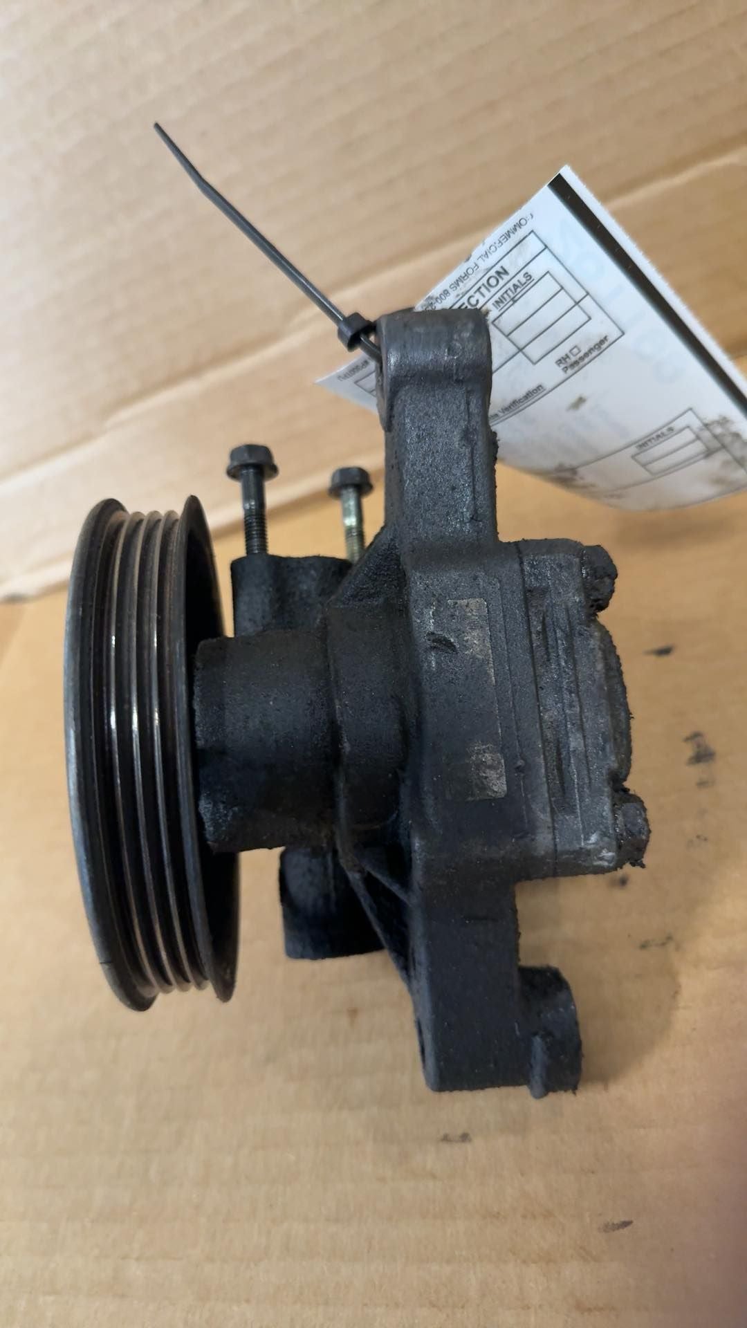 Power Steering Pump from a 2000 Honda Civic, photo 2