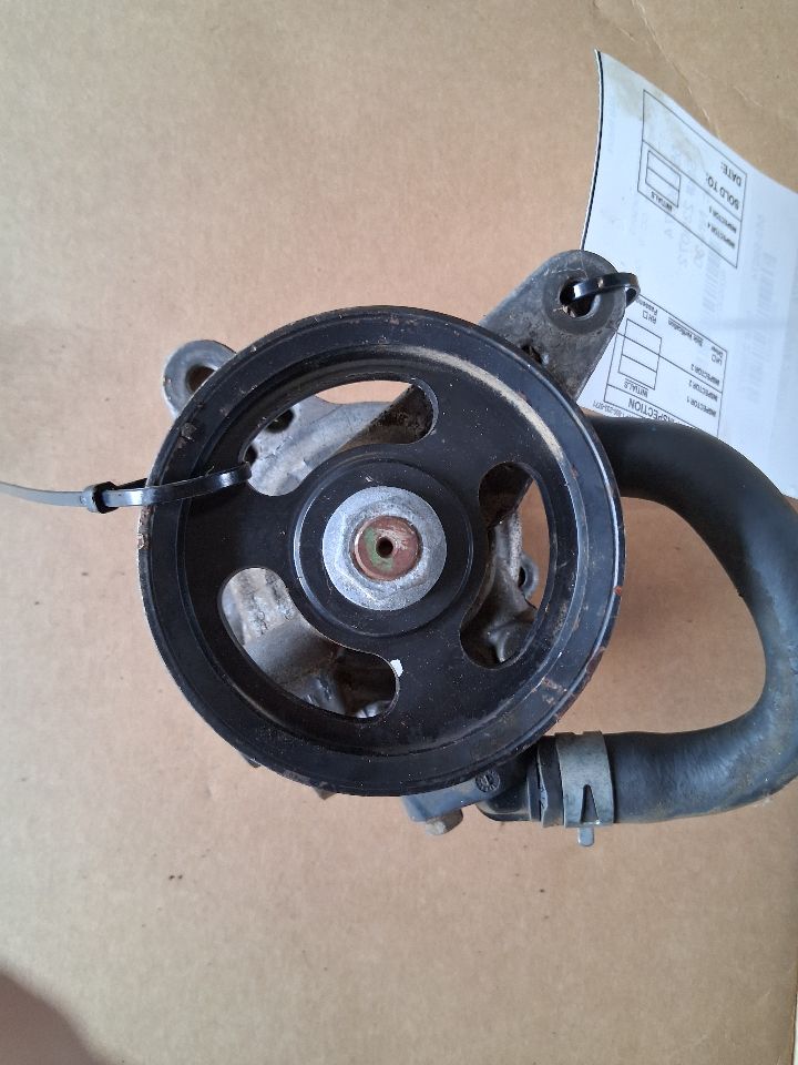 Power Steering Pump from a 2005 Honda Civic, photo 1