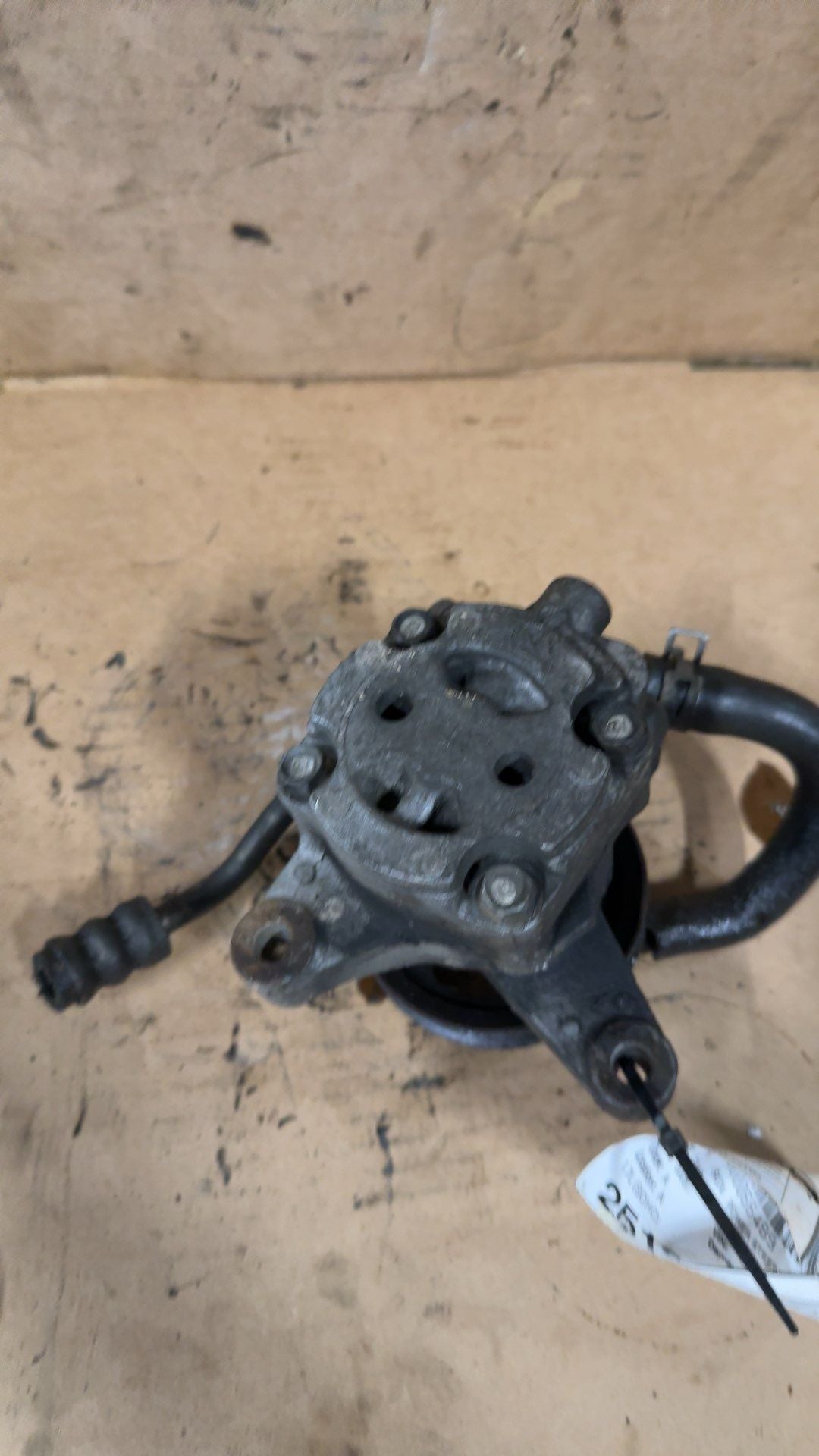 Power Steering Pump from a 2005 Honda Civic, photo 2