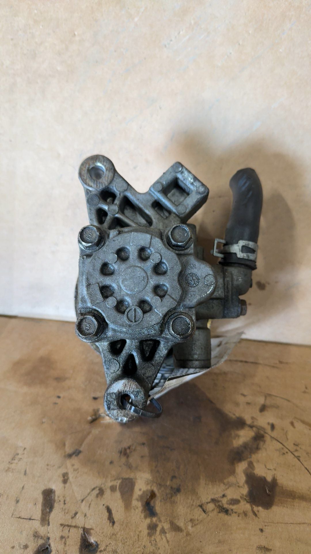 Power Steering Pump from a 1997 Honda Civic, photo 3