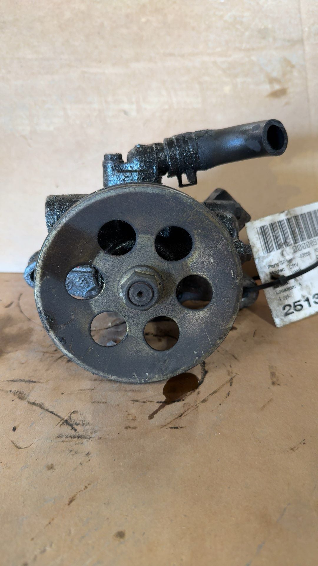 Power Steering Pump from a 1998 Honda CR-V, photo 1