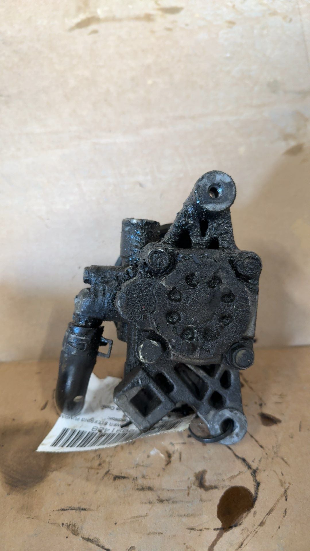 Power Steering Pump from a 1998 Honda CR-V, photo 3