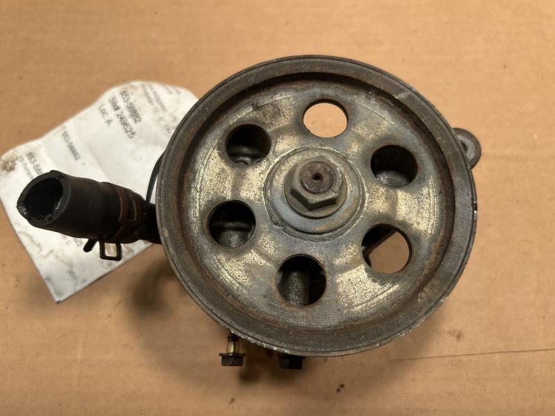 Power Steering Pump from a 2002 Honda Odyssey, photo 1