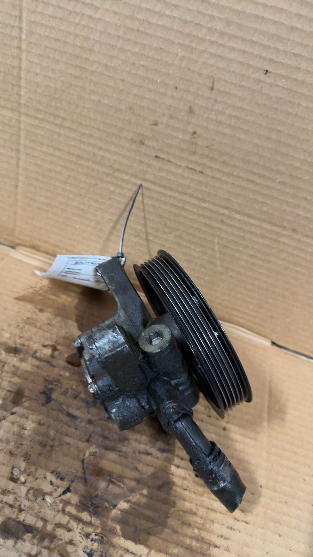 Power Steering Pump from a 2005 Honda Pilot, photo 2