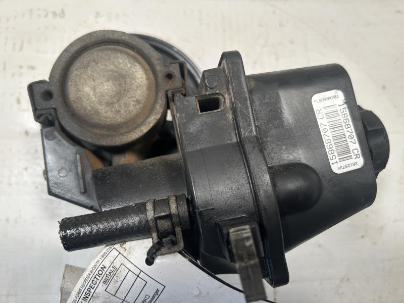 Power Steering Pump from a 2007 Isuzu, photo 1