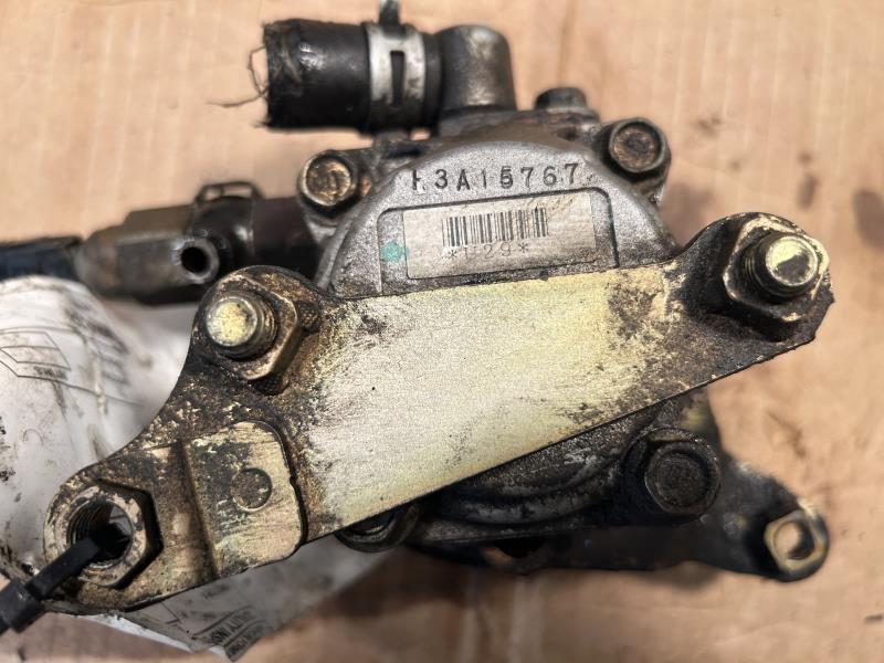 Power Steering Pump from a 2003 Lexus ES300, photo 1