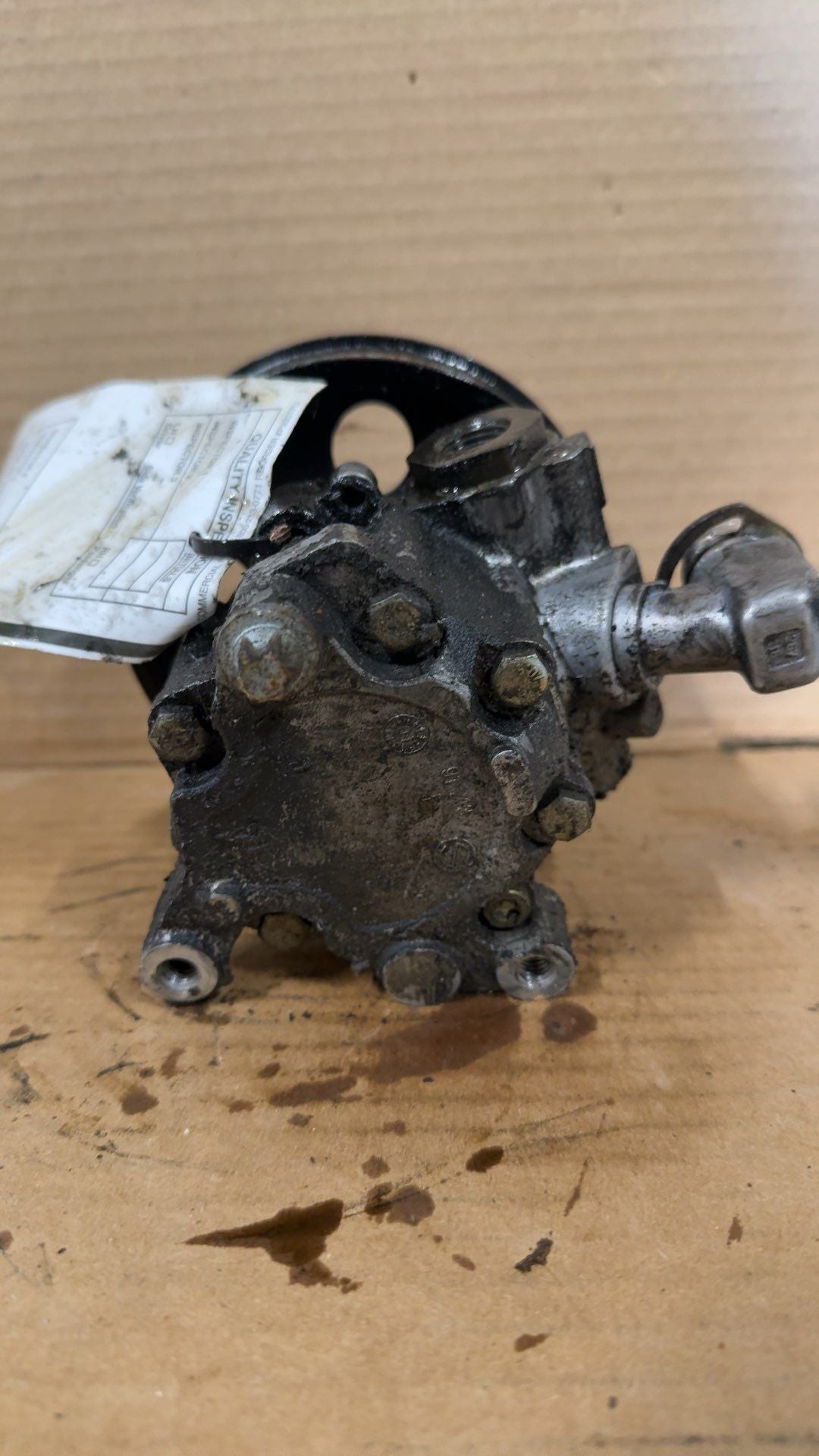 Power Steering Pump from a 2002 Mercedes-Benz E-Class, photo 2