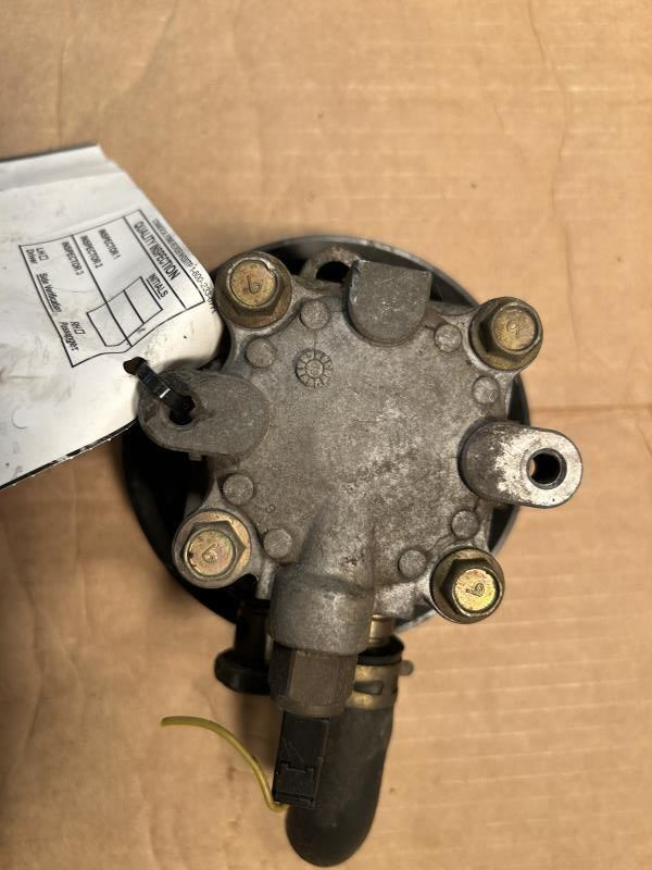 Power Steering Pump from a 2004 Mitsubishi Galant, photo 1