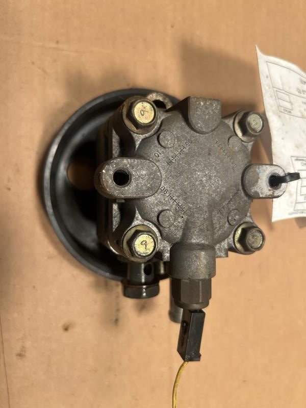 Power Steering Pump from a 2008 Mitsubishi Galant, photo 2