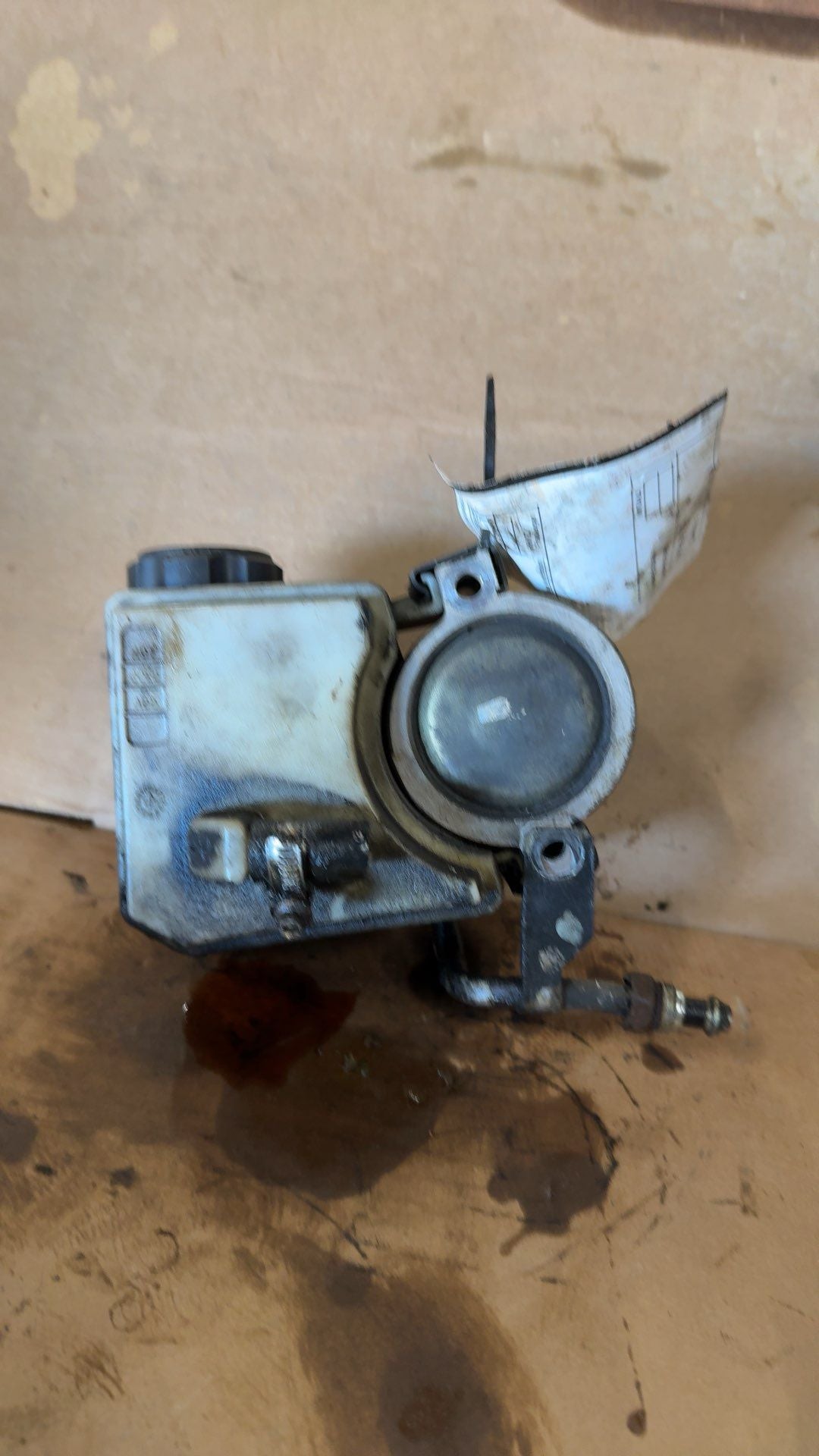 Power Steering Pump from a 2000 Saturn L Series, photo 2