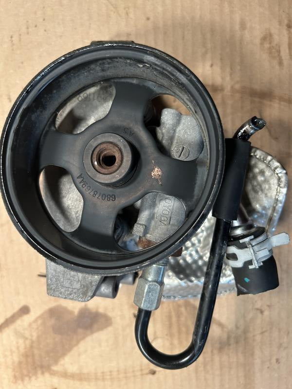 Power Steering Pump from a 1999 Saturn S Series, photo 1