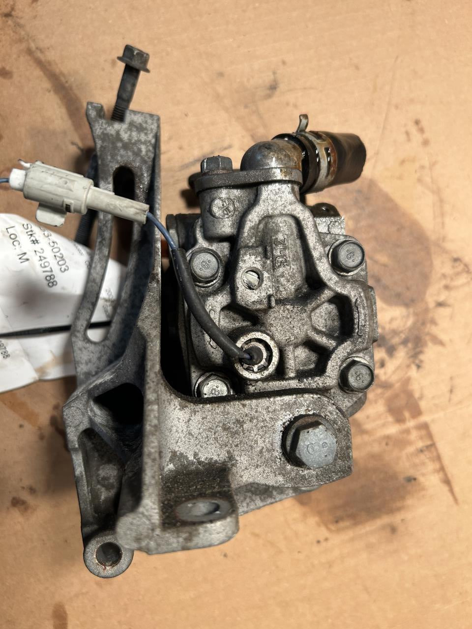 Power Steering Pump from a 2009 Subaru Impreza, photo 2