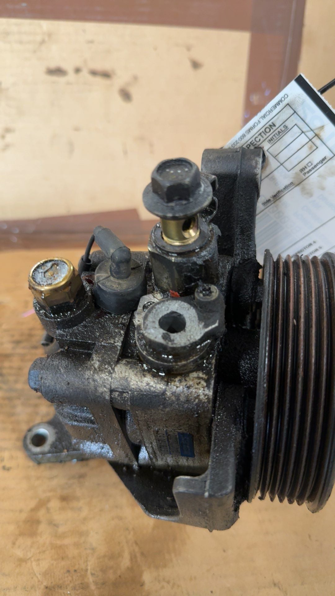 Power Steering Pump from a 2006 Subaru Tribeca, photo 2