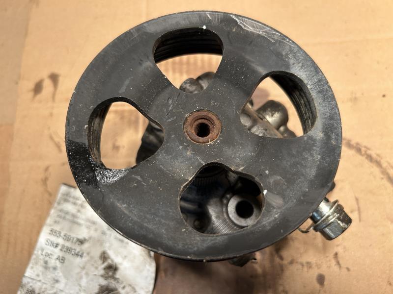 Power Steering Pump from a 2007 Toyota, photo 1