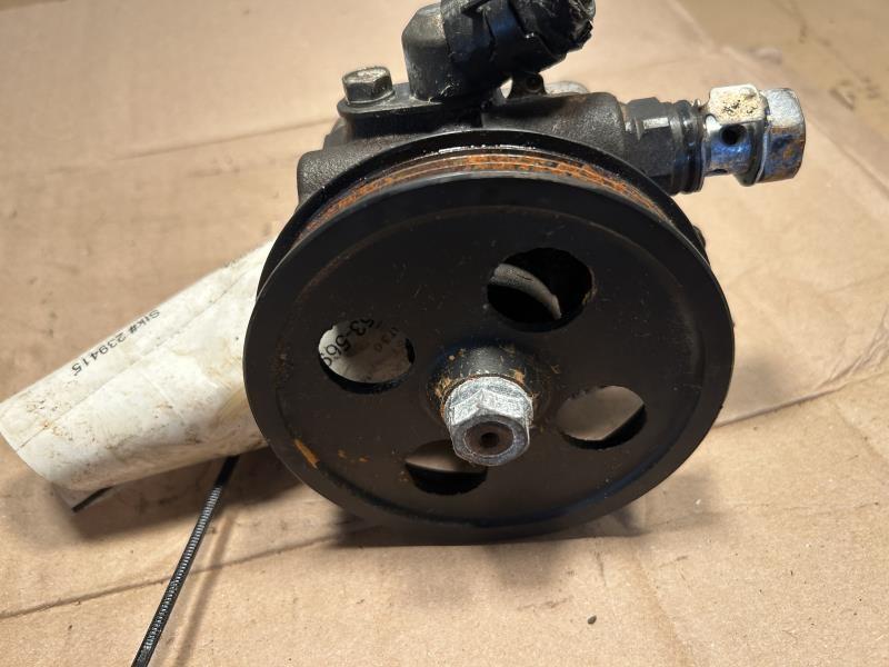Power Steering Pump from a 1995 Toyota Camry, photo 1