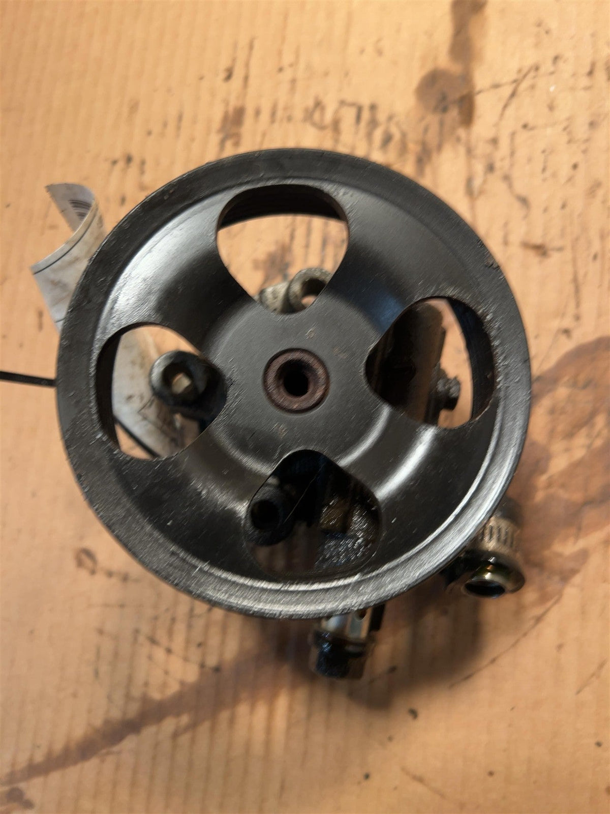 Power Steering Pump from a 2004 Toyota Camry, photo 2