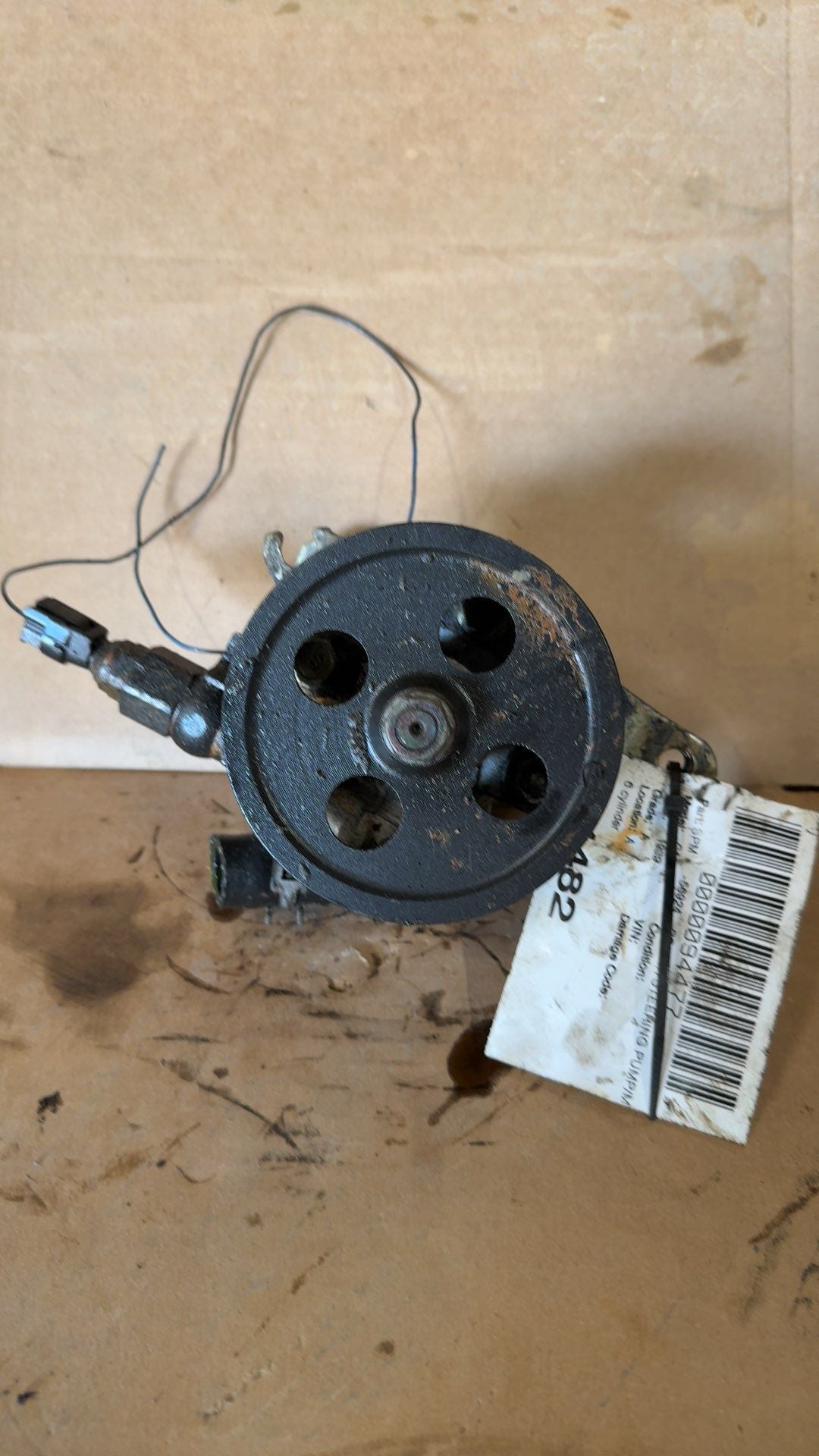 Power Steering Pump from a 1999 Toyota Camry, photo 1