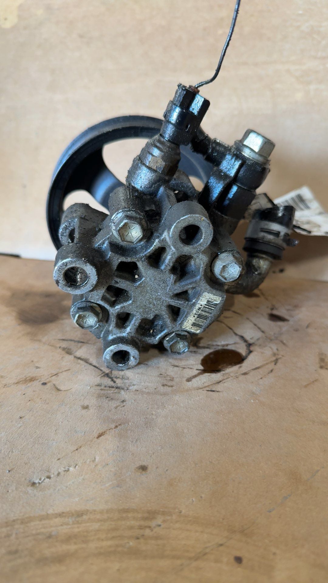 Power Steering Pump from a 2008 Toyota Camry, photo 2