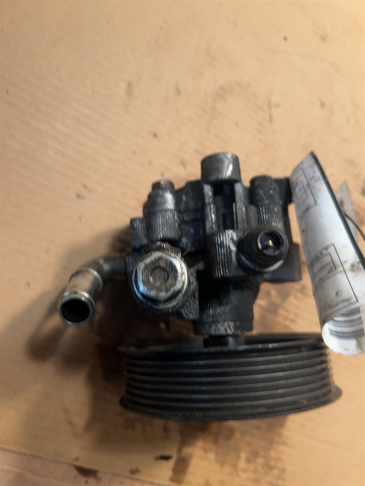 Power Steering Pump from a 2005 Toyota Camry, photo 2