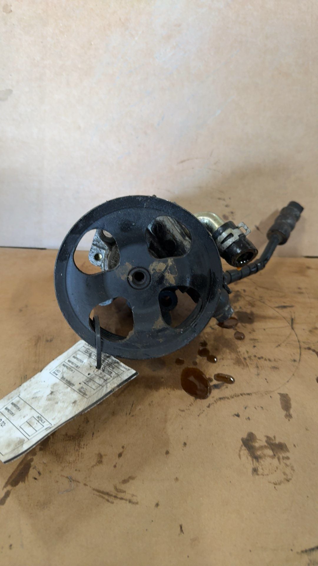 Power Steering Pump from a 2005 Toyota Camry, photo 1