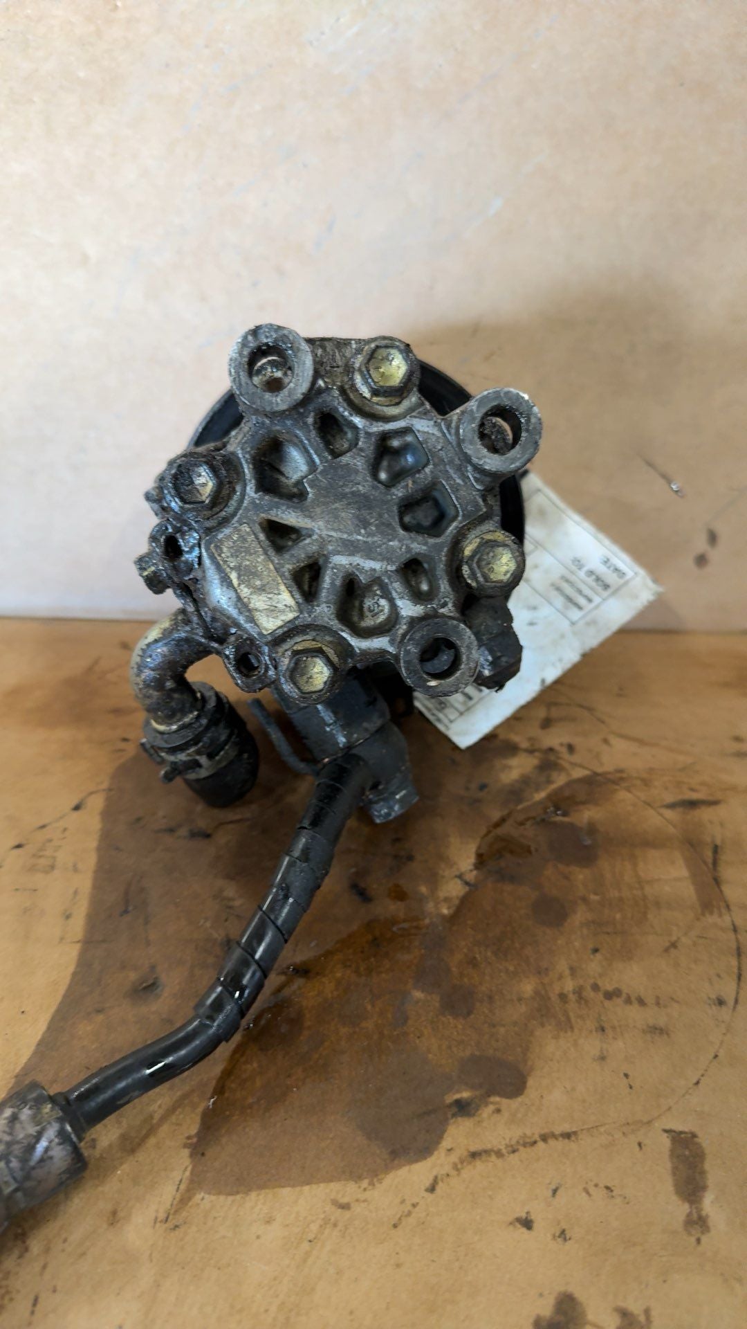 Power Steering Pump from a 2005 Toyota Camry, photo 2