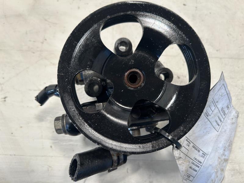 Power Steering Pump from a 2009 Toyota Camry, photo 2