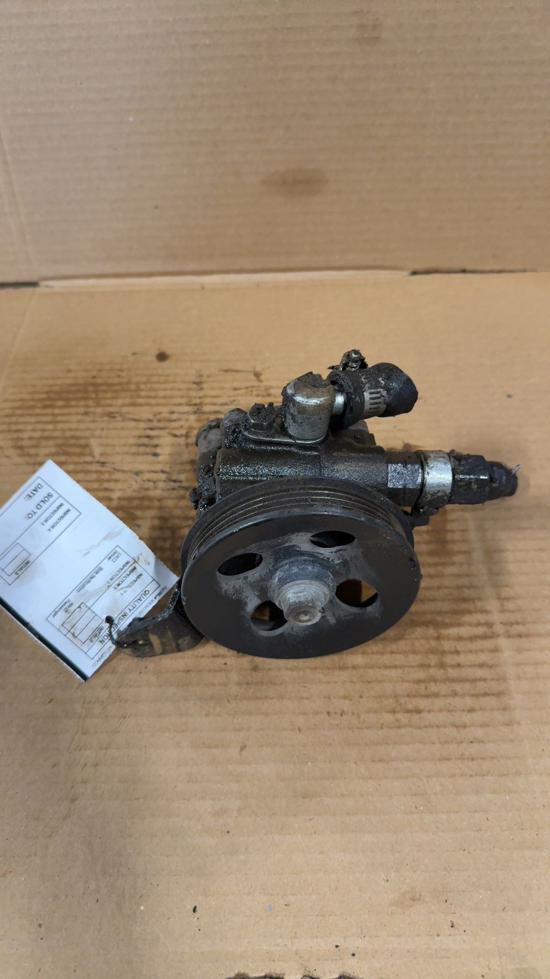 Power Steering Pump from a 2002 Toyota Camry, photo 1