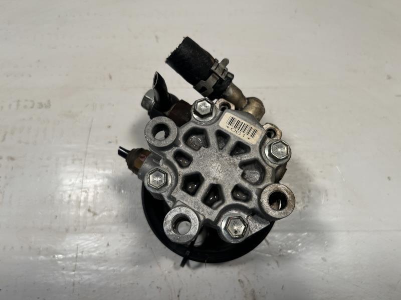Power Steering Pump from a 2007 Toyota, photo 1