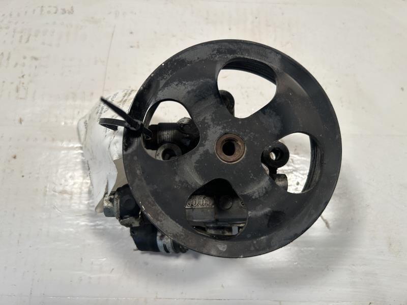 Power Steering Pump from a 2007 Toyota, photo 2