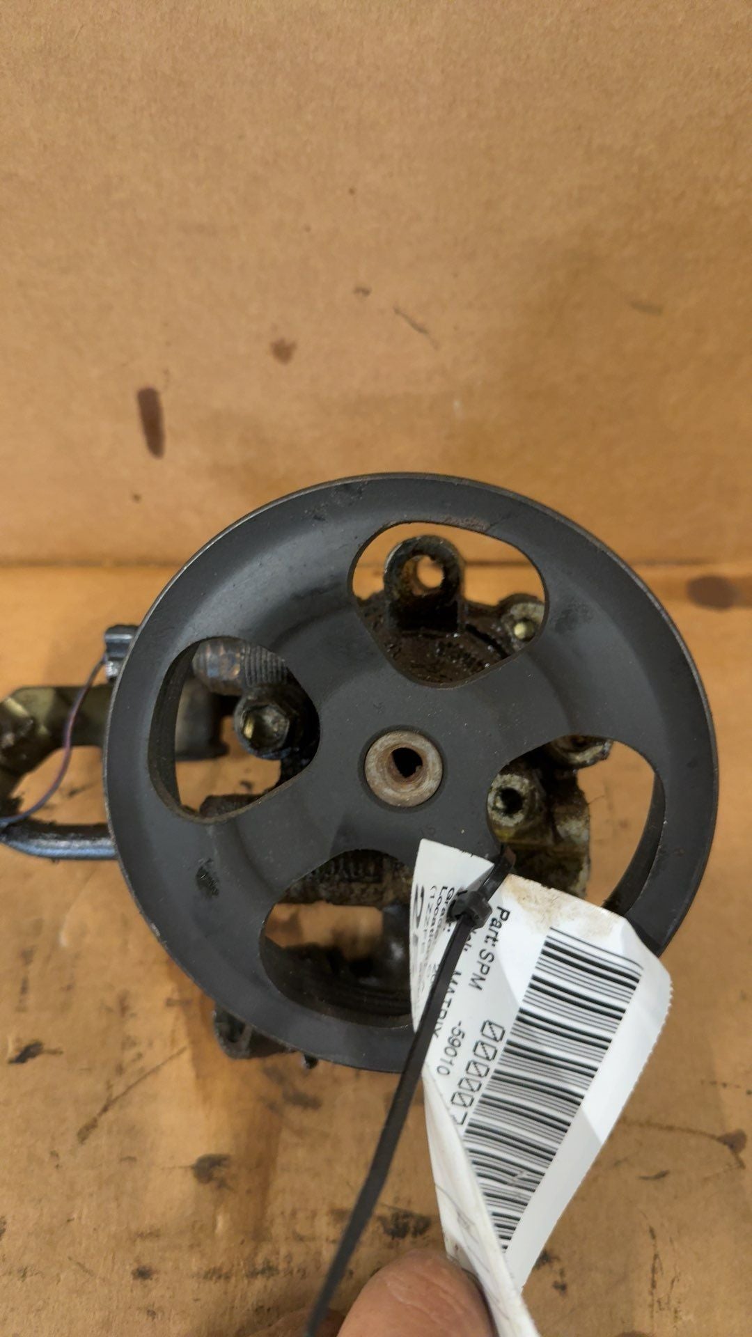 Power Steering Pump from a 2007 Toyota, photo 1